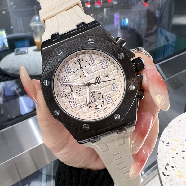 ブランド時計角部分ディテール